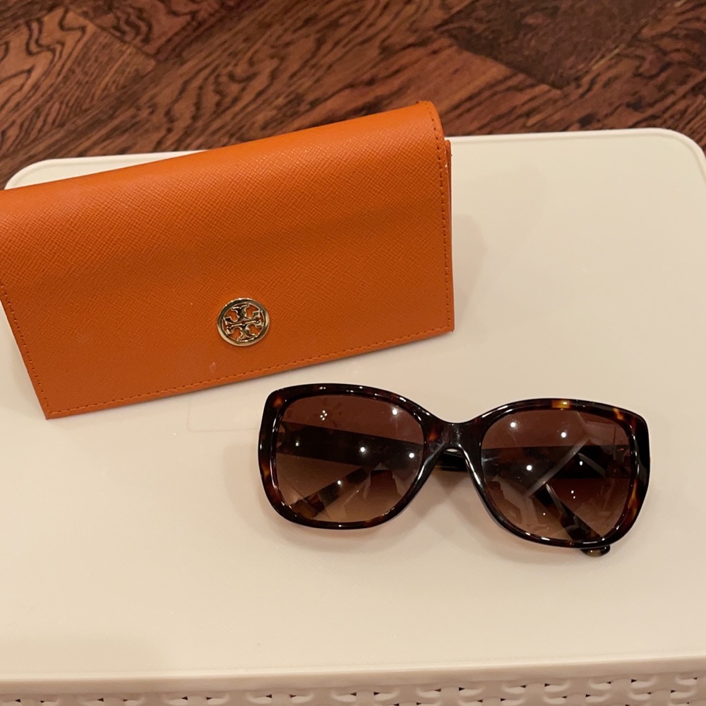 Tory Burch tortoise sunglasses - like new TY7086